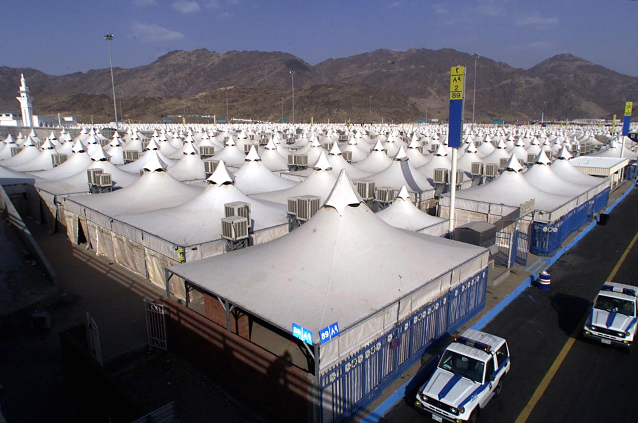 Geen vluchtelingen in luxe tenten Saoedi-Arabië foto