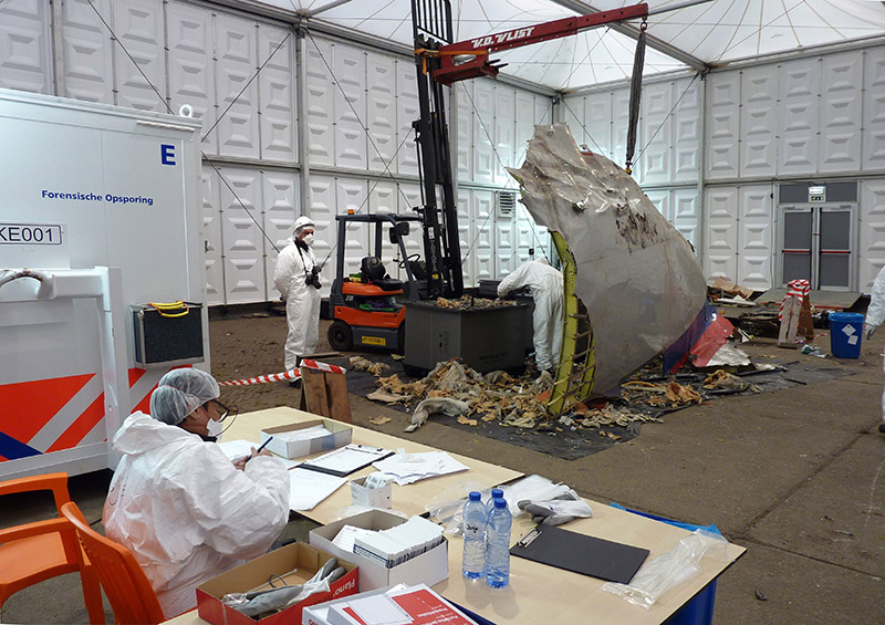 Deel van Buk-raket gevonden op rampplaats MH17