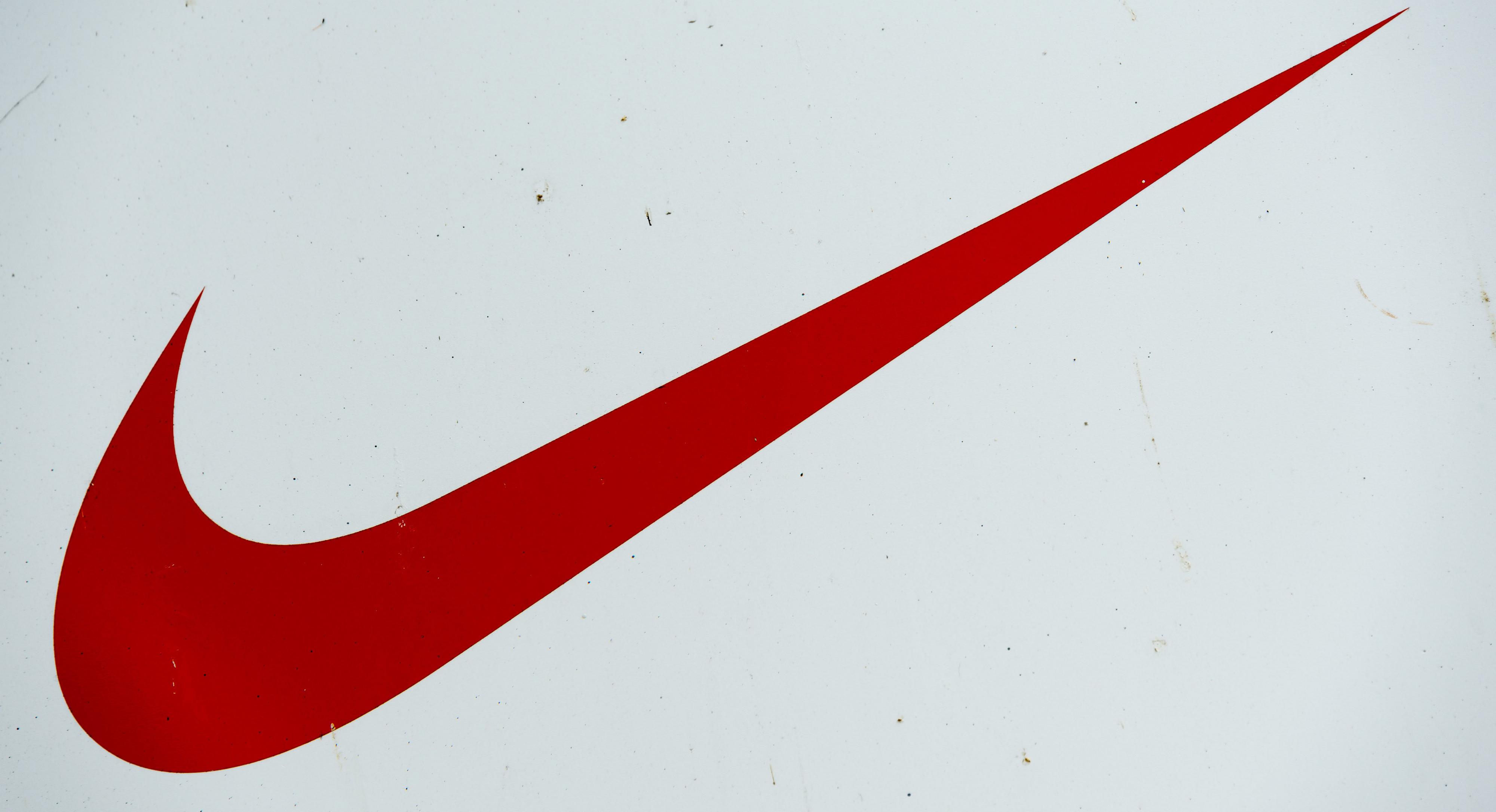spuiten Nauwkeurig Voor een dagje uit Gemengde reacties op plussize model in Nike-reclame