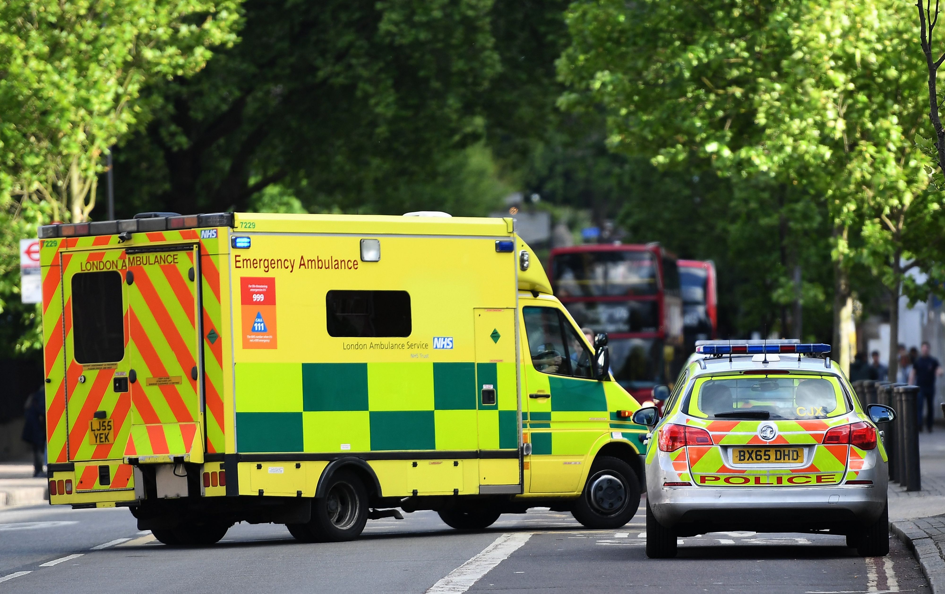 Britse vrouw woest om ambulance voor haar deur