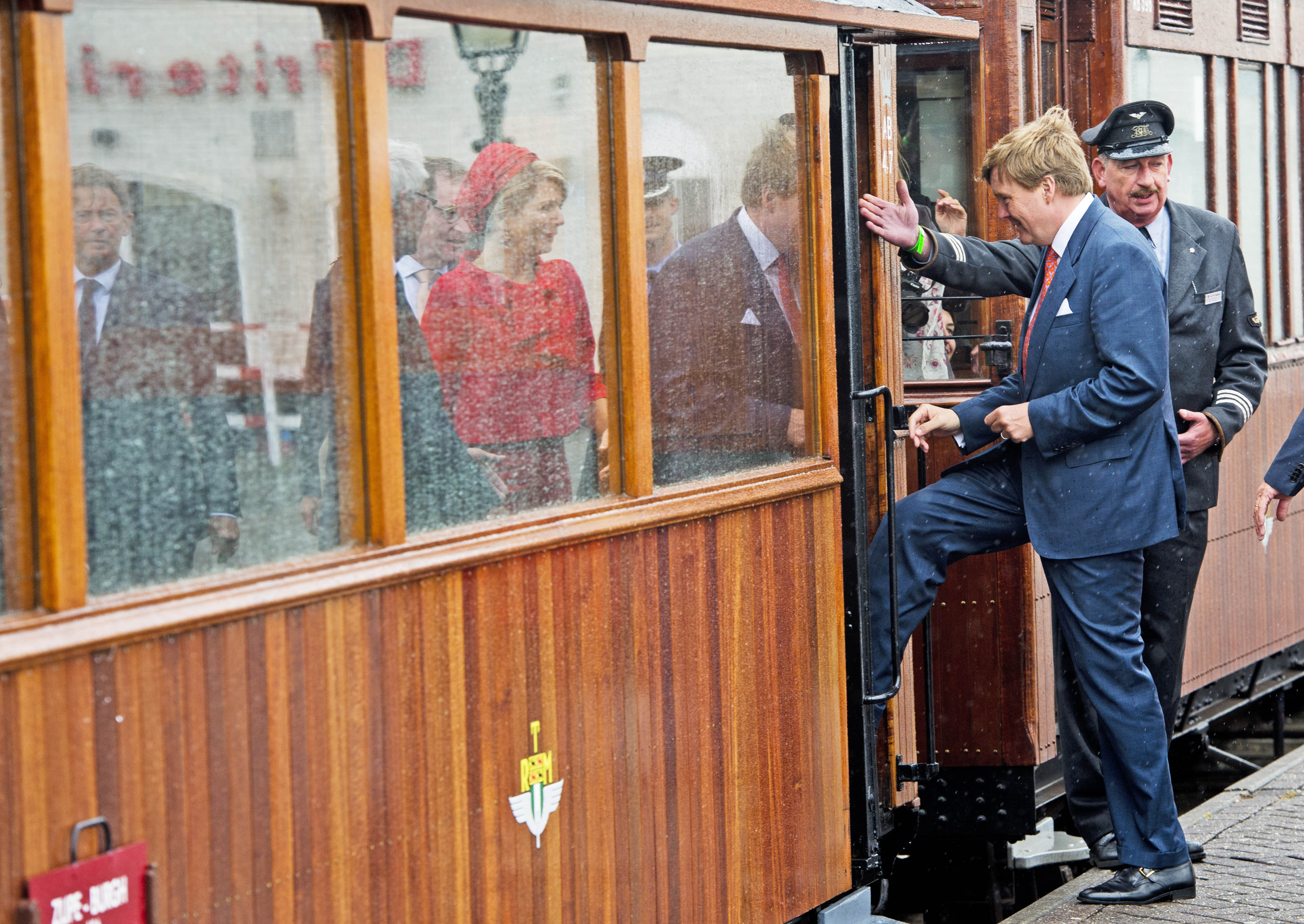 'Koning Willem-Alexander moet vaker met de trein'