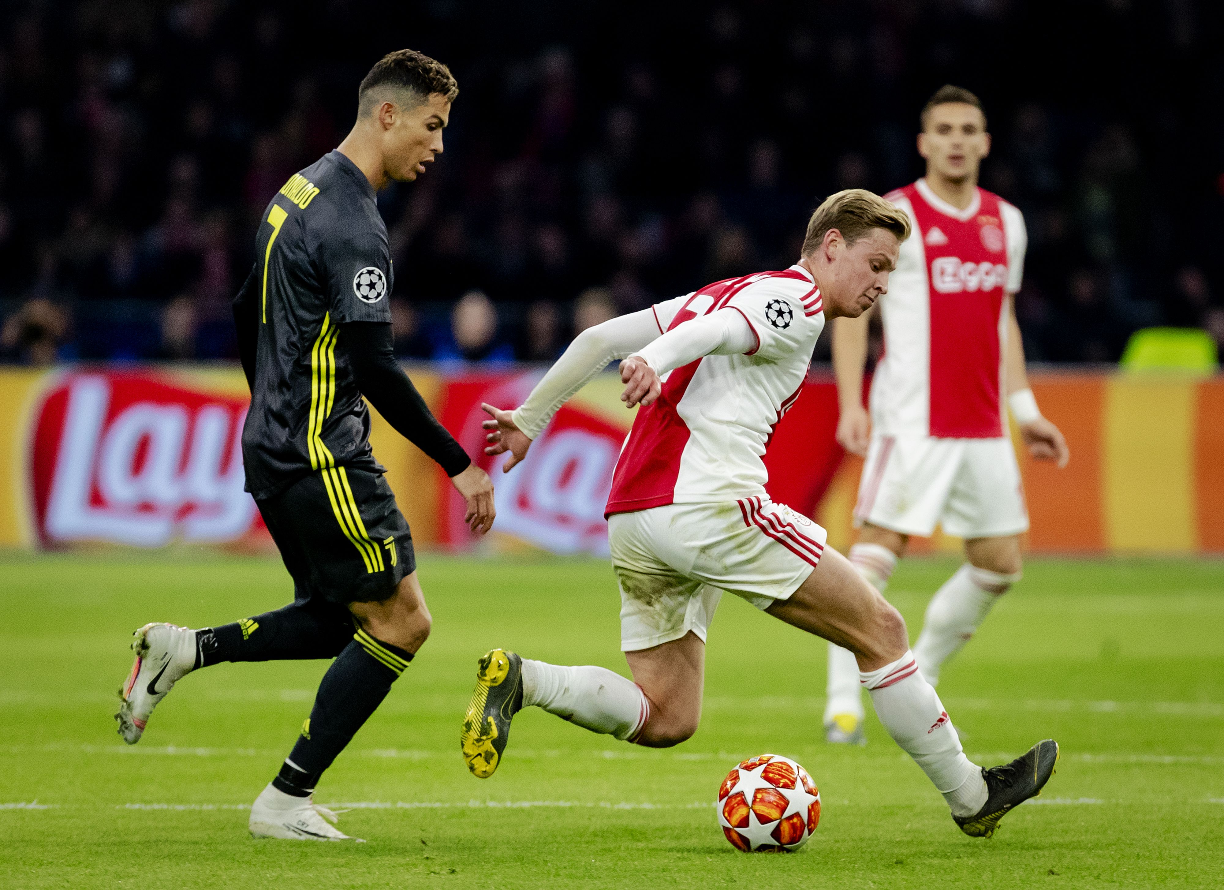 ajax-pas-goed-op-stoom-als-het-eerste-goal-scoort