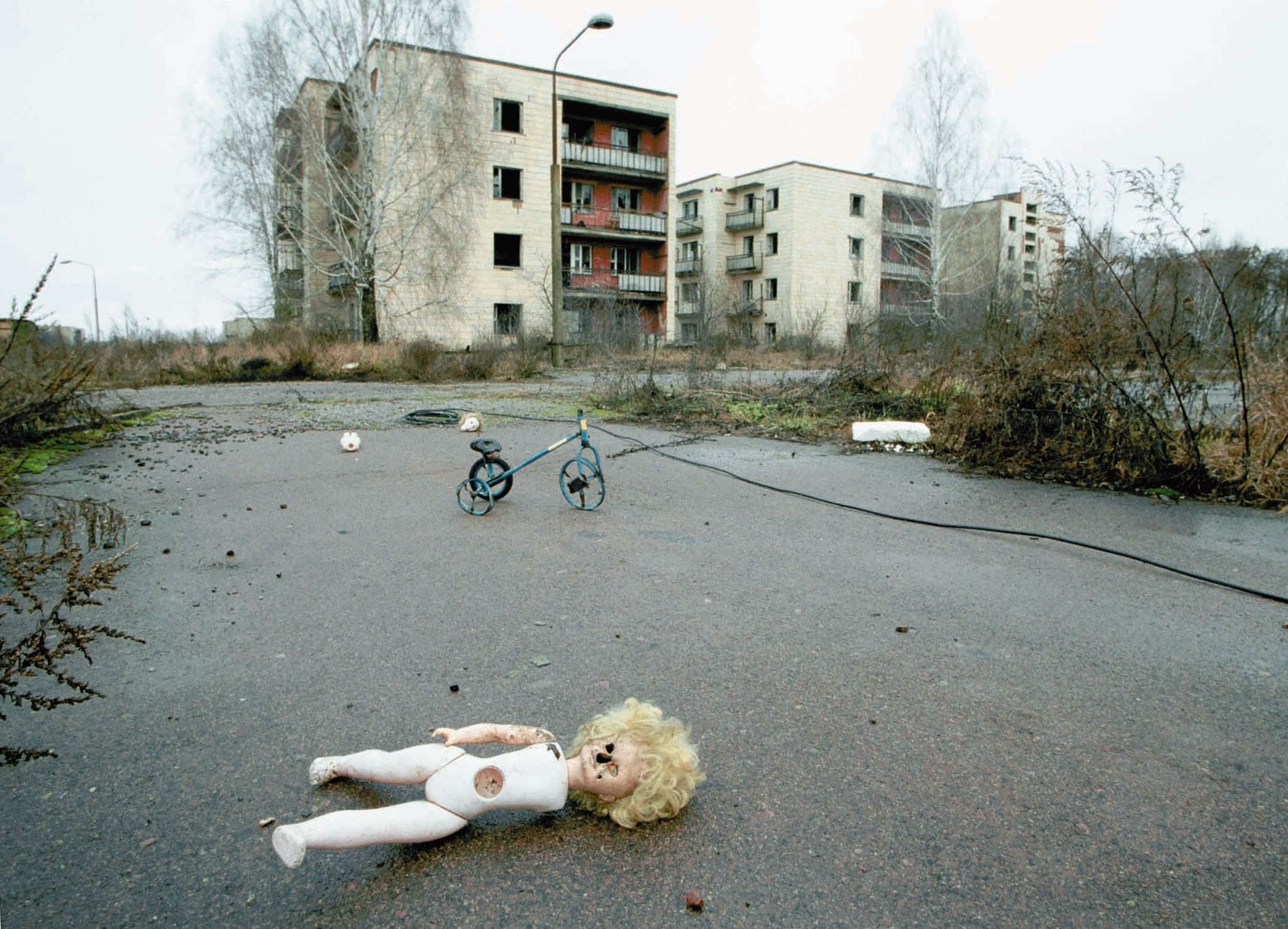 Самое страшное лето. Чернобыль город после катастрофы. Город Припять Чернобыль после взрыва. Припять город призрак. Город Припять после Чернобыльской аварии.
