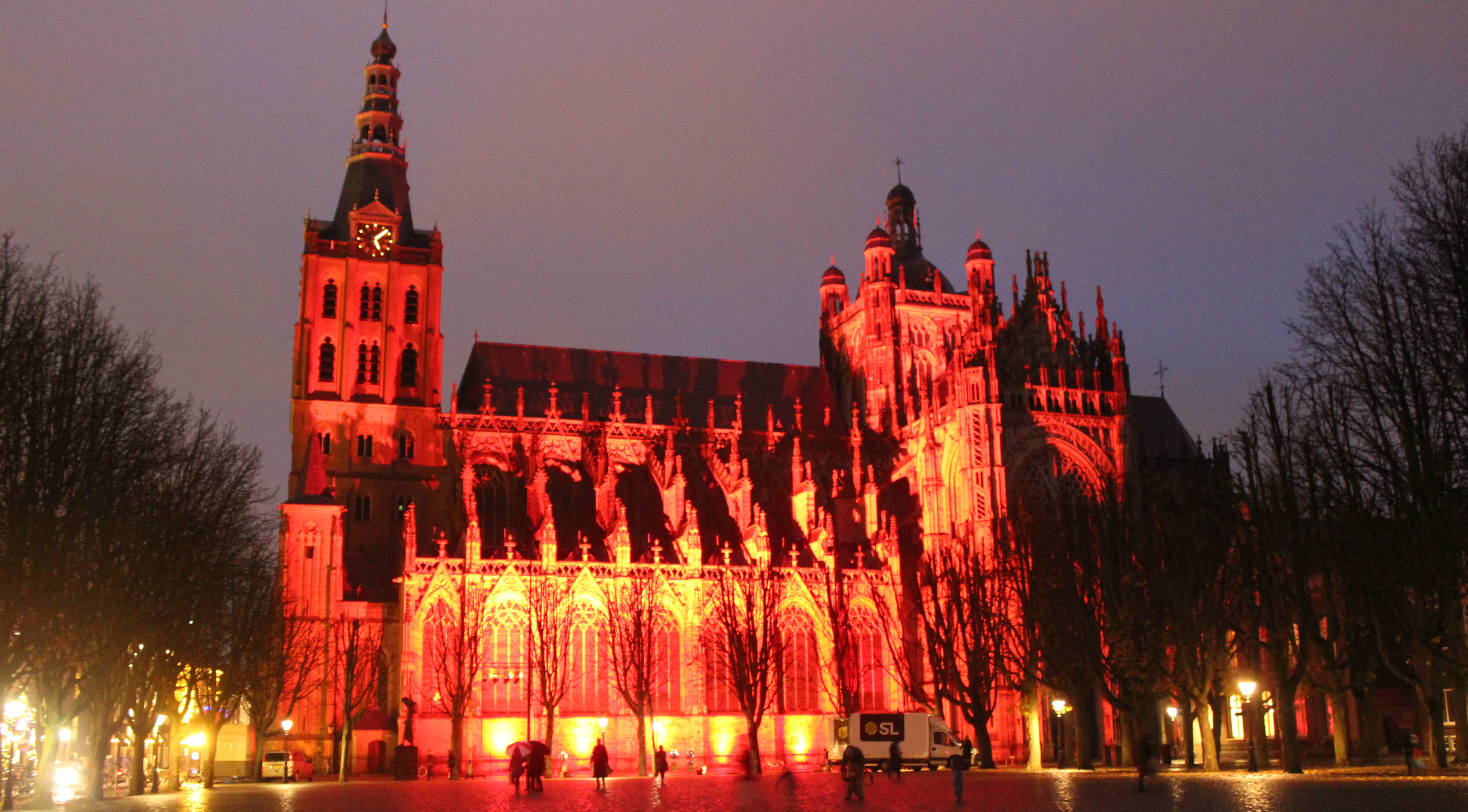 Kerken kleuren wereldwijd rood voor geloofsvrijheid