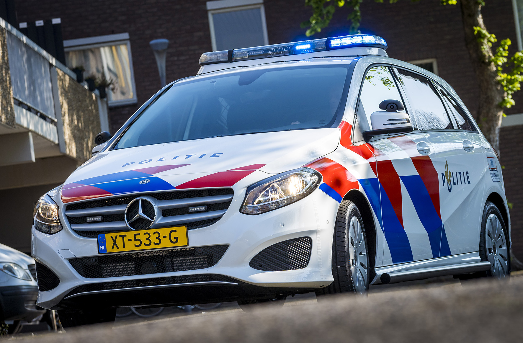 Politie met grote spoed naar de Aengwirderweg in Luinjeberd vanwege ongeval met letsel