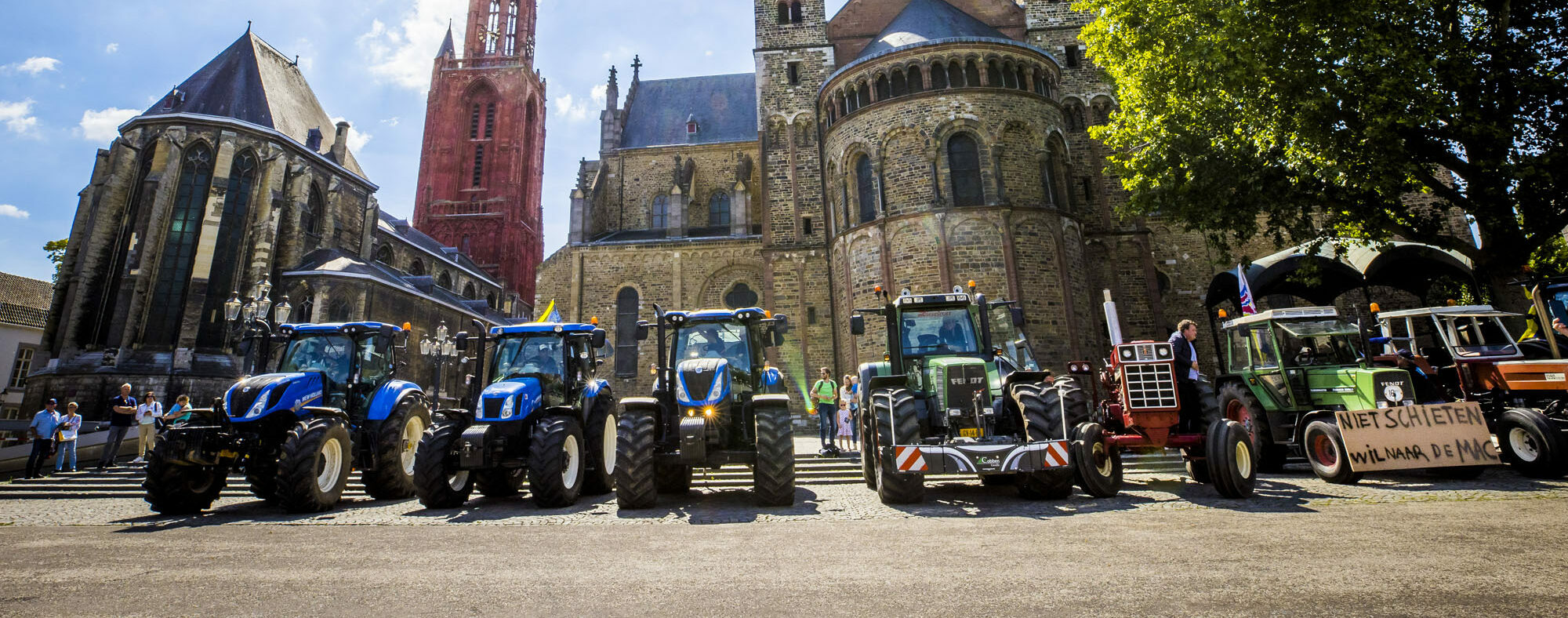 Een foto van een boerenprotest in Maastricht