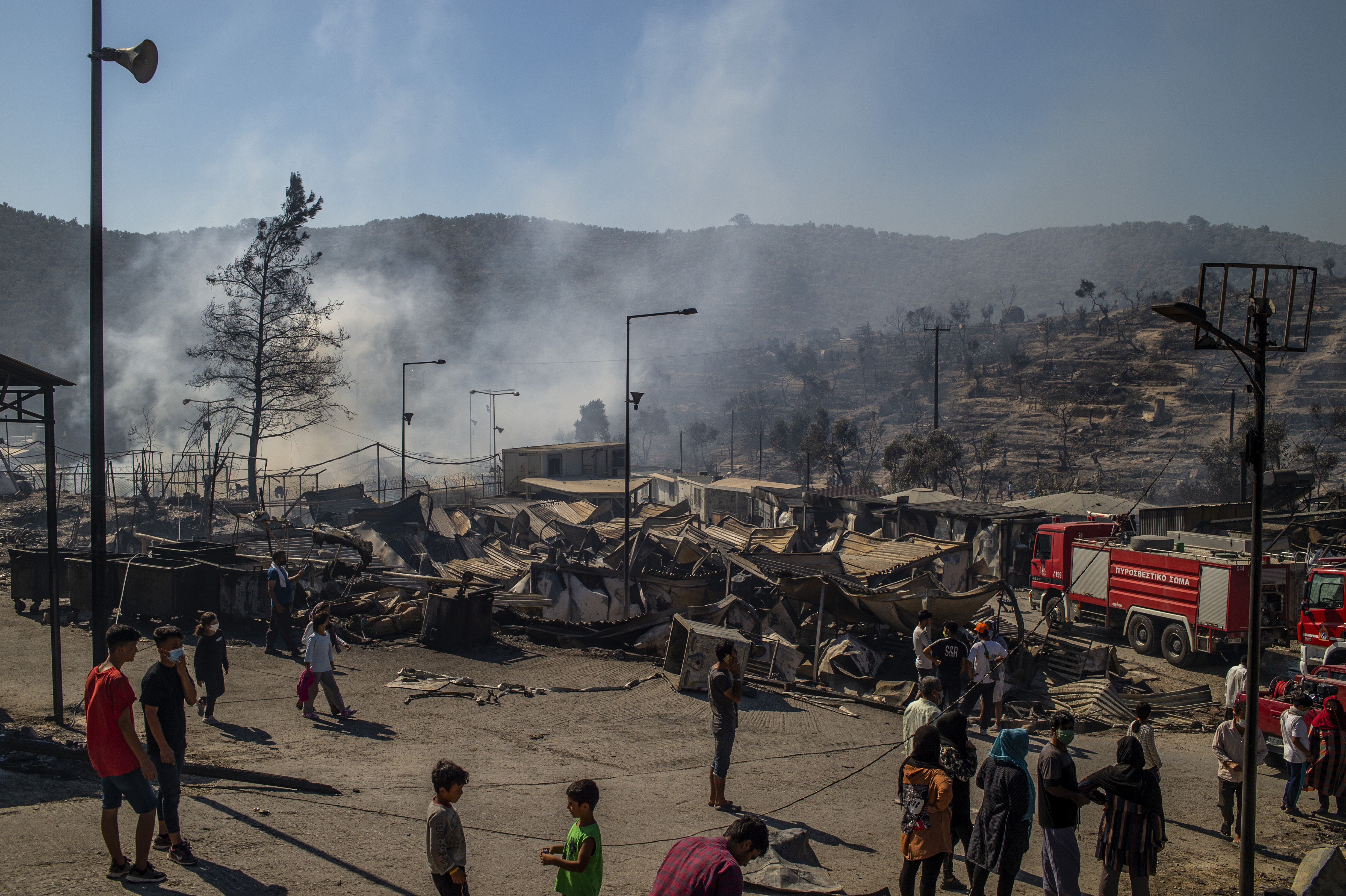 Op deze foto is het vluchtelingenkamp gezien, waar in de nacht van dinsdag op woensdag een brand uitbrak.
