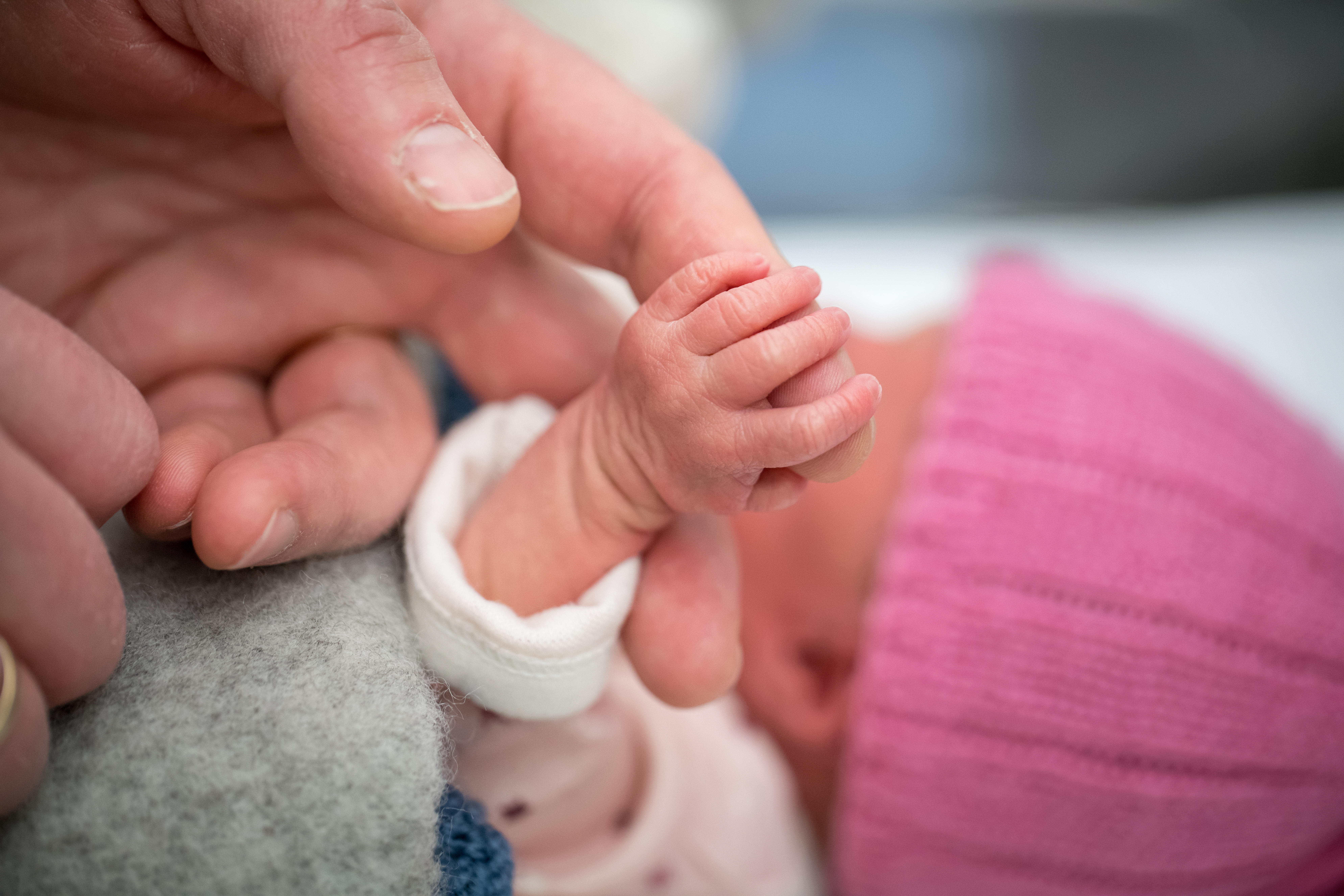 Amerikaanse baby geboren uit embryo na 27 jaar in vriezer kraamzorg