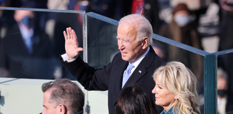 Joe Biden beëdigd als president.