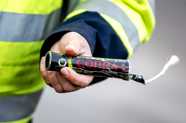 illegaal vuurwerk Cobra 6