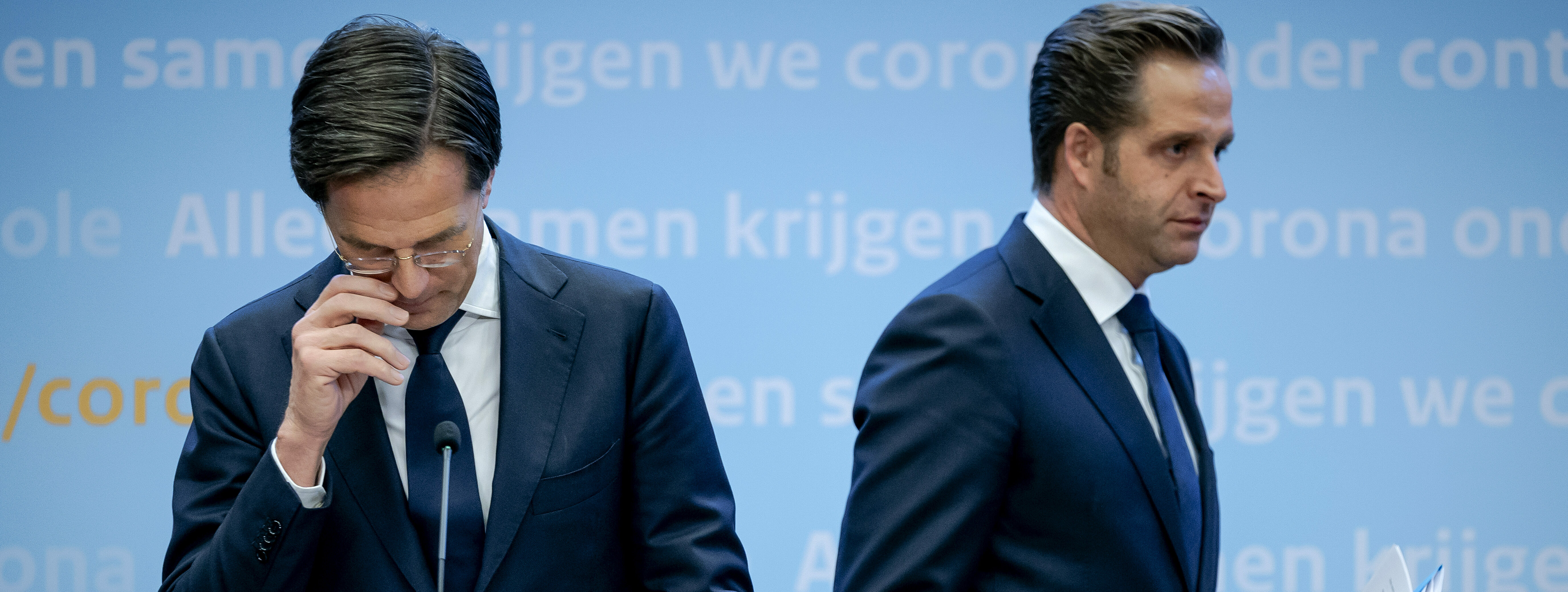 Premier Mark Rutte en Hugo de Jonge tijdens de personferentie.