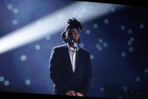 Foto van The Weeknd die op gaat treden bij de Super Bowl Halftime Show