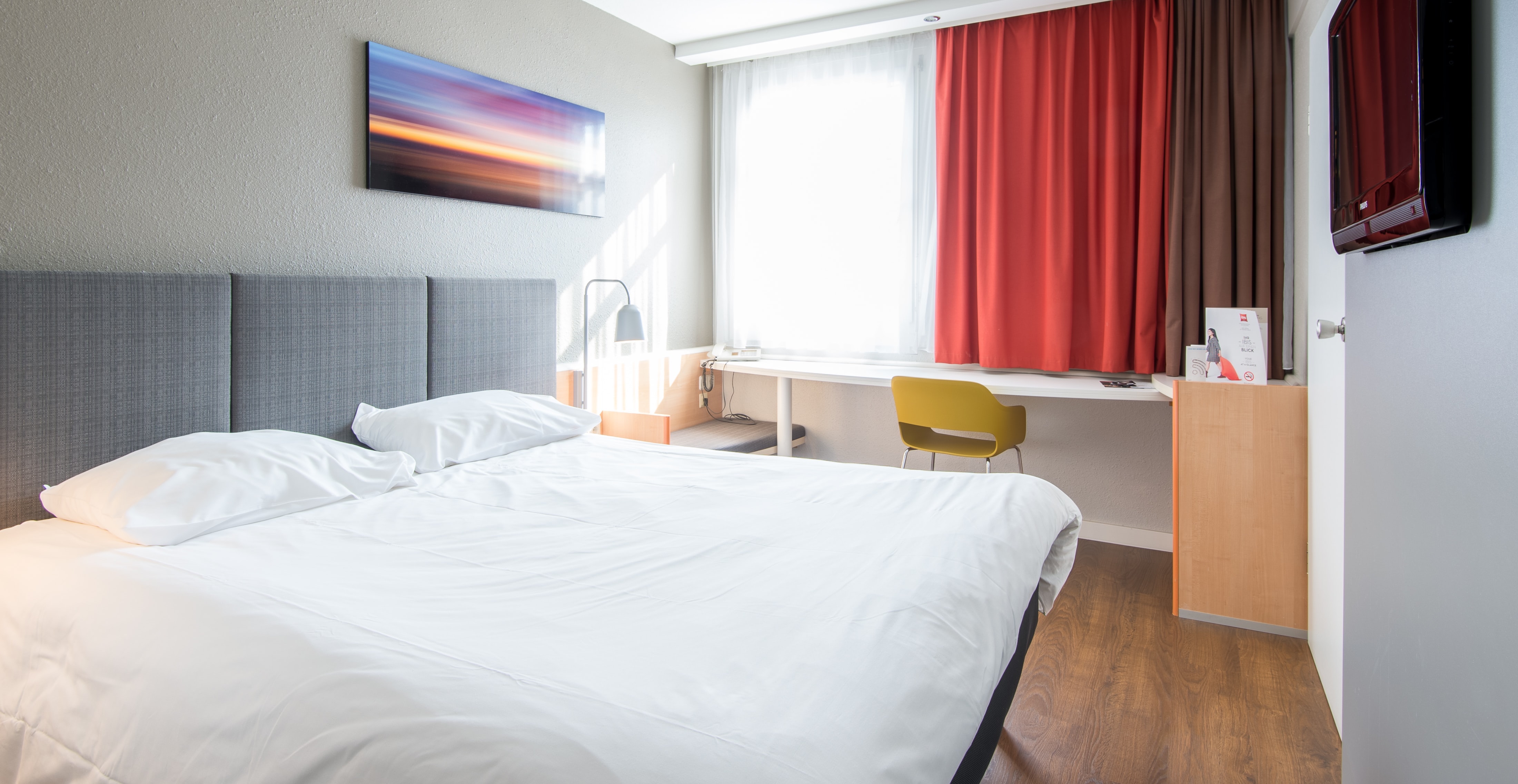 Verborgen camera in Airbnb of hotelkamer? Zo vind je ze foto