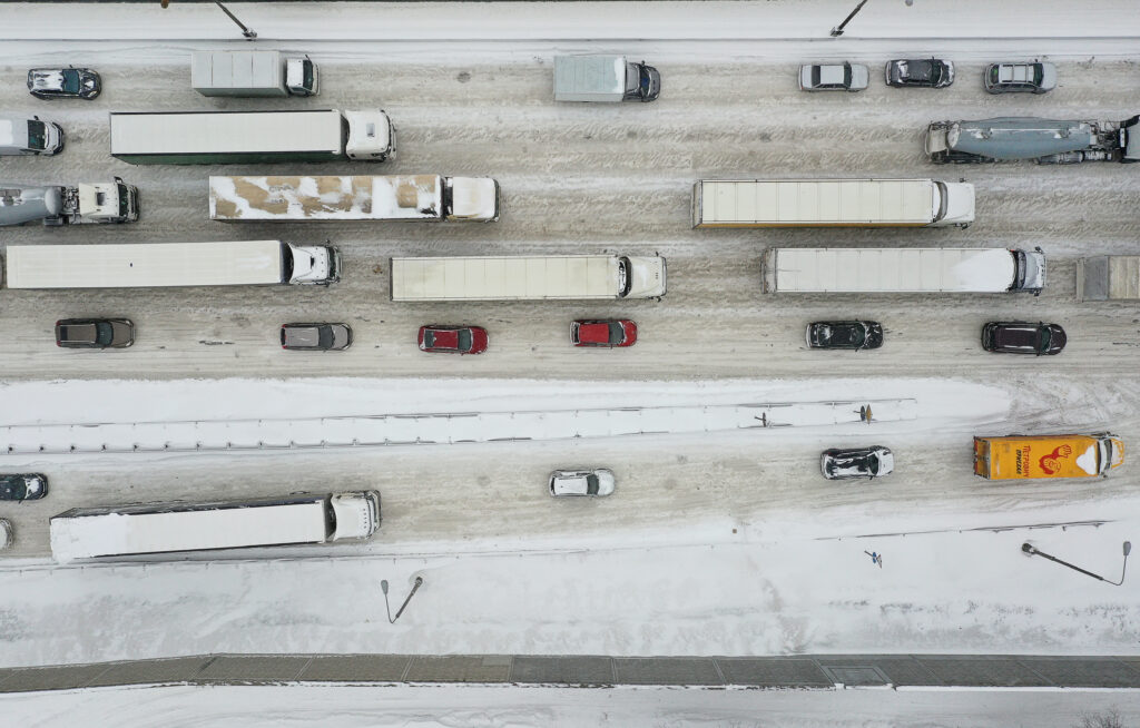 Uber staat negen uur in file vanwege sneeuw