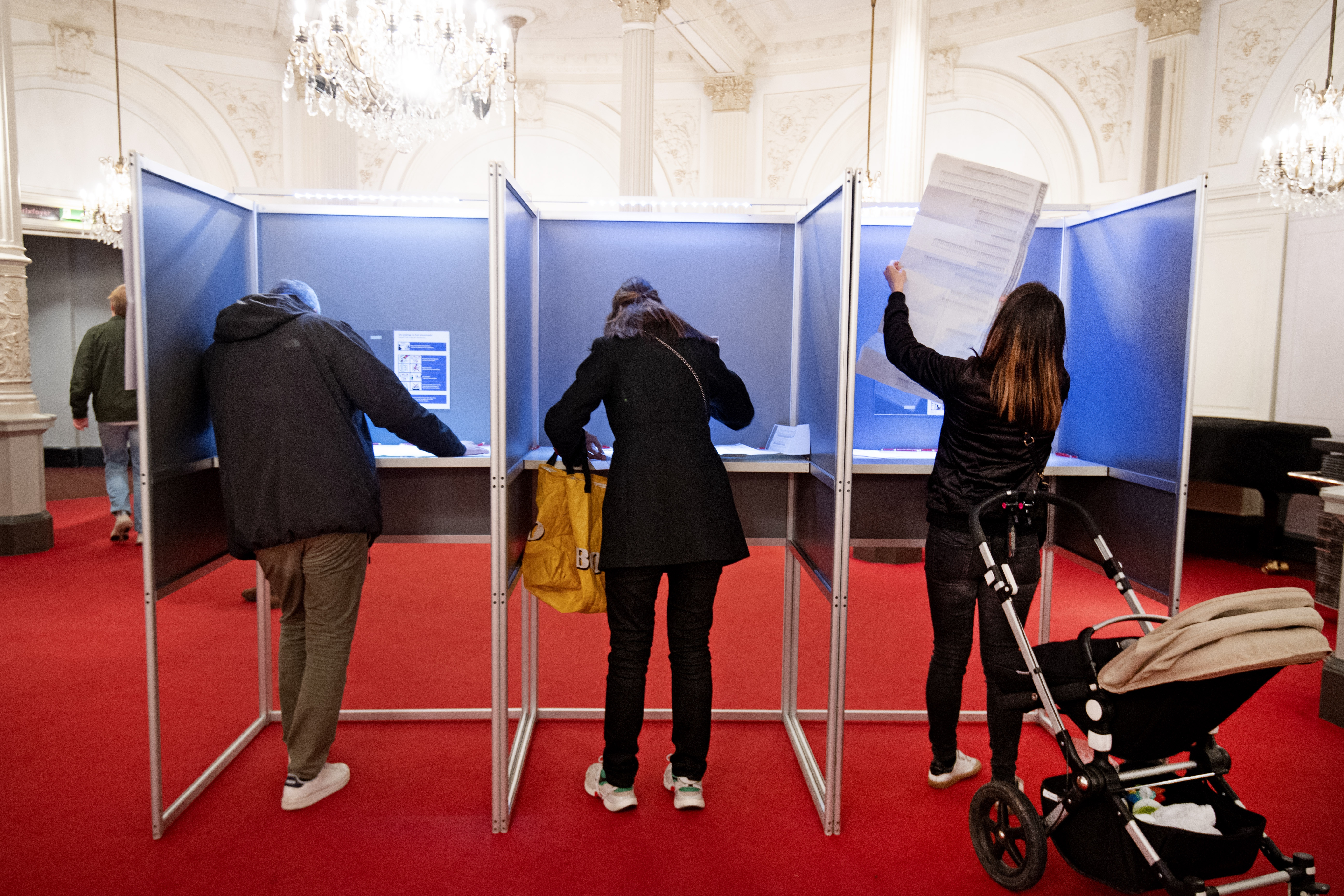 Verkiezingen stemmen bekende personen provinciale staten waterschappen stemwijzer stemhulp kamerverkiezingen stelling verkiezingen emoties kiezers emotie