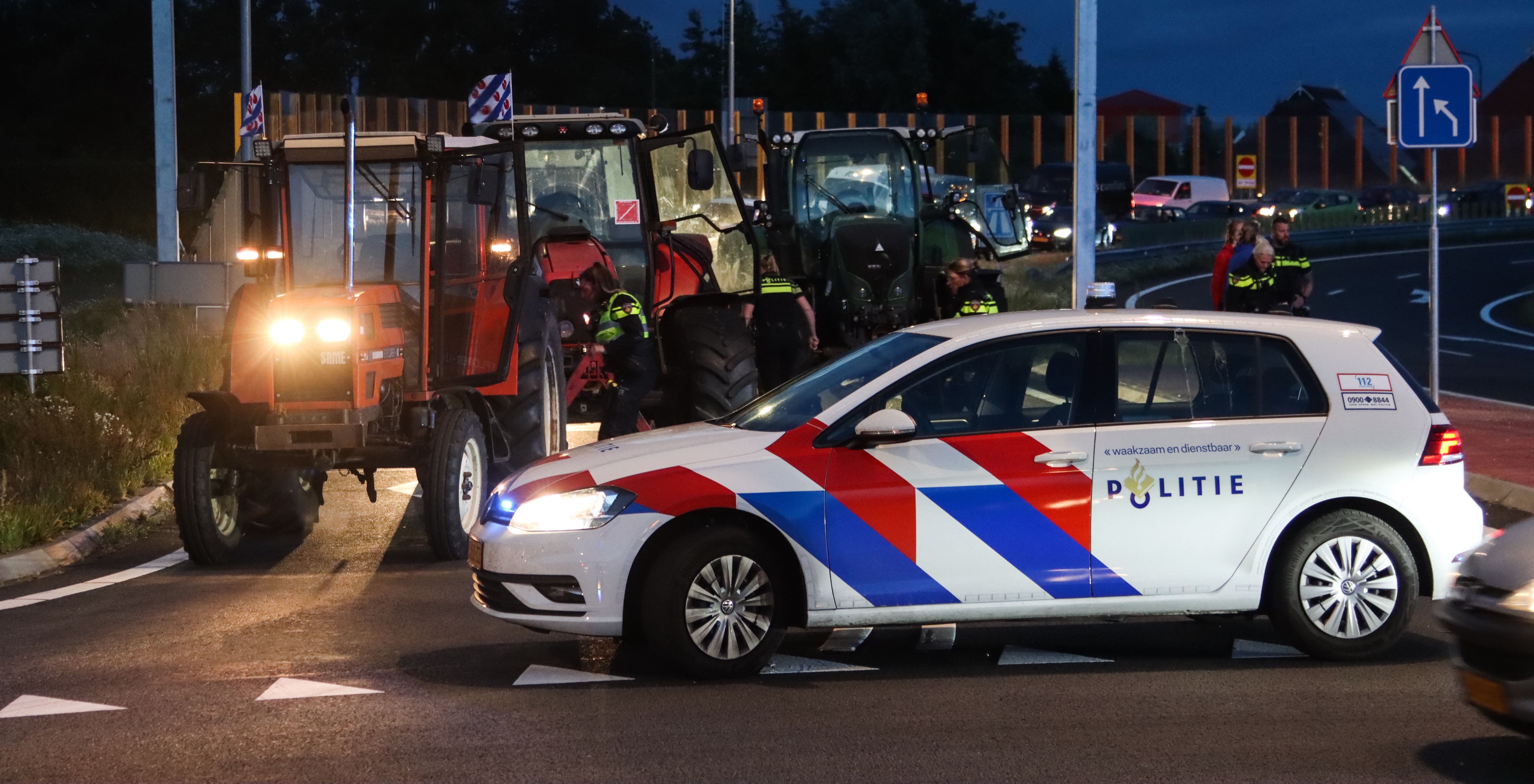 Politie schiet gericht bij protest Heerenveen, 3 aanhoudingen