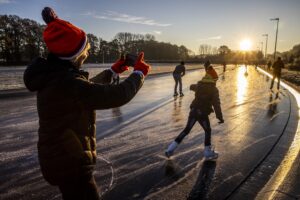 schaatspret, ijspret, schaatsen, weer, winter, sneeuw