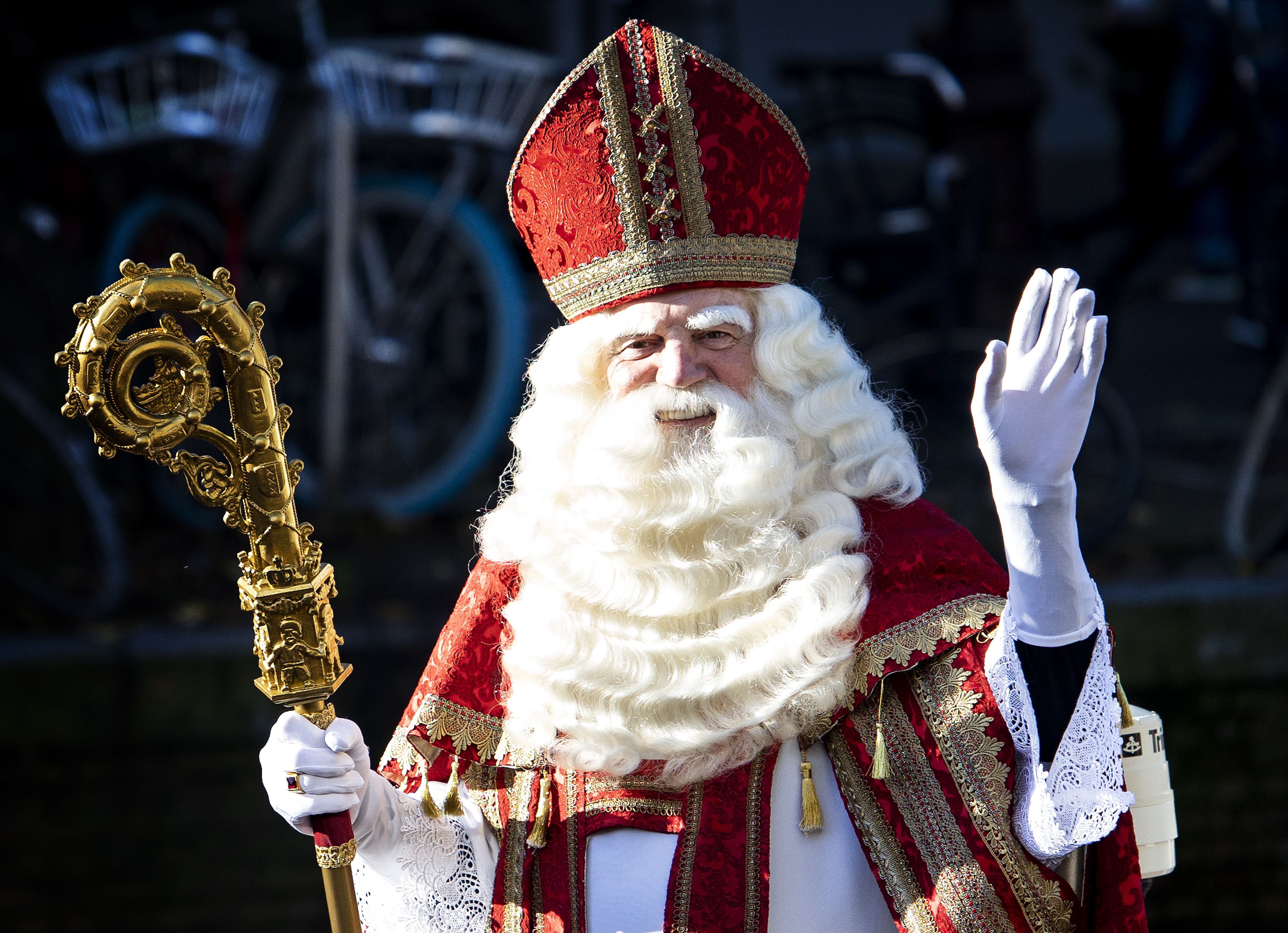 Sinterklaas, pakjesavond, 5 december