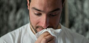 griep ziek huisarts ziekte tips Bestaat de 'mannengriep' echt?