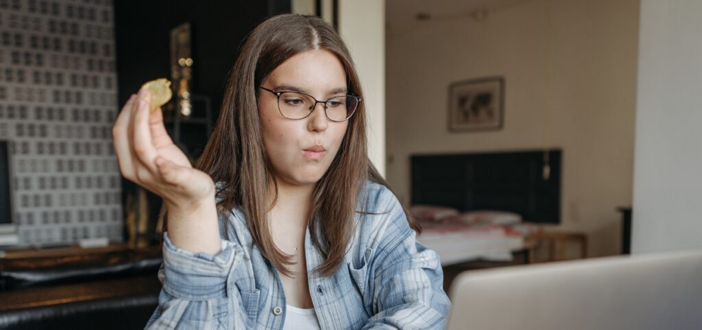 Snacken, tussendoortjes, chips, gezond eten, ongezond eten