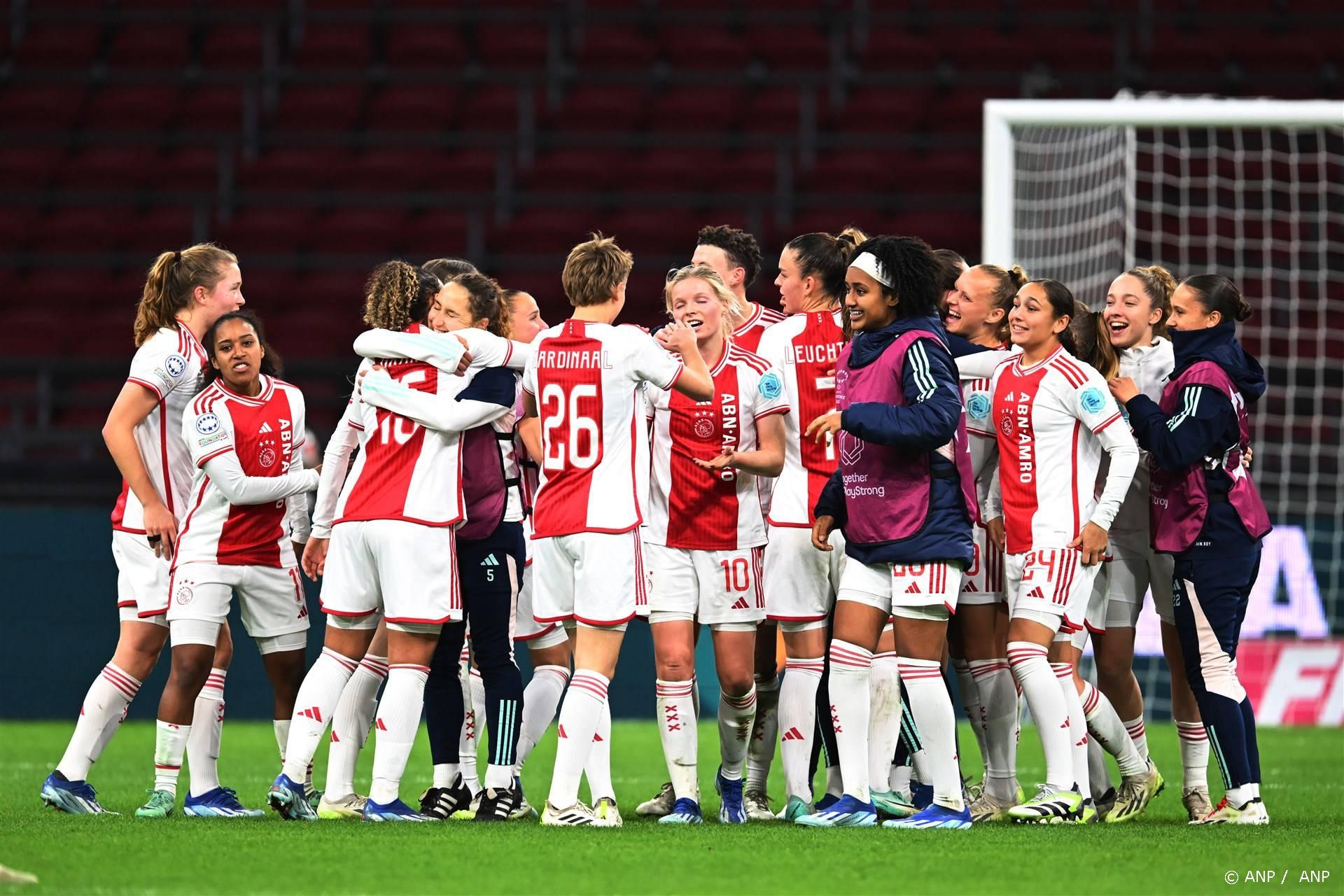 AMSTERDAM - Ajax viert de overwinning tijdens de UEFA vrouwen Champions League wedstrijd in groep C tussen Ajax Amsterdam en FC Bayern Munchen in de Johan Cruijff ArenA op 20 december 2023 in Amsterdam, Nederland. ANP GERRIT VAN KEULEN