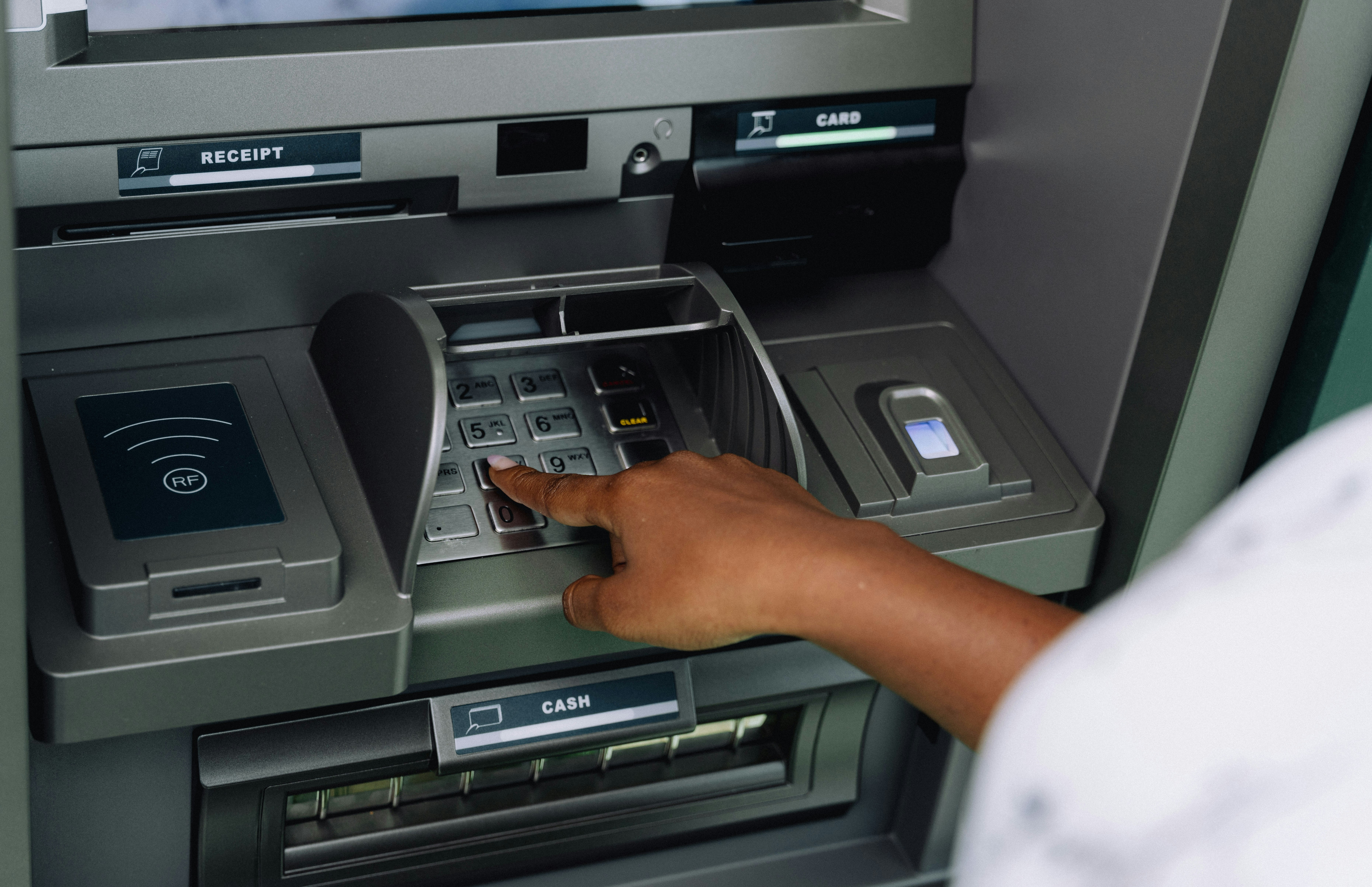 Bank maakt fout: mensen kunnen urenlang onbeperkt geld opnemen