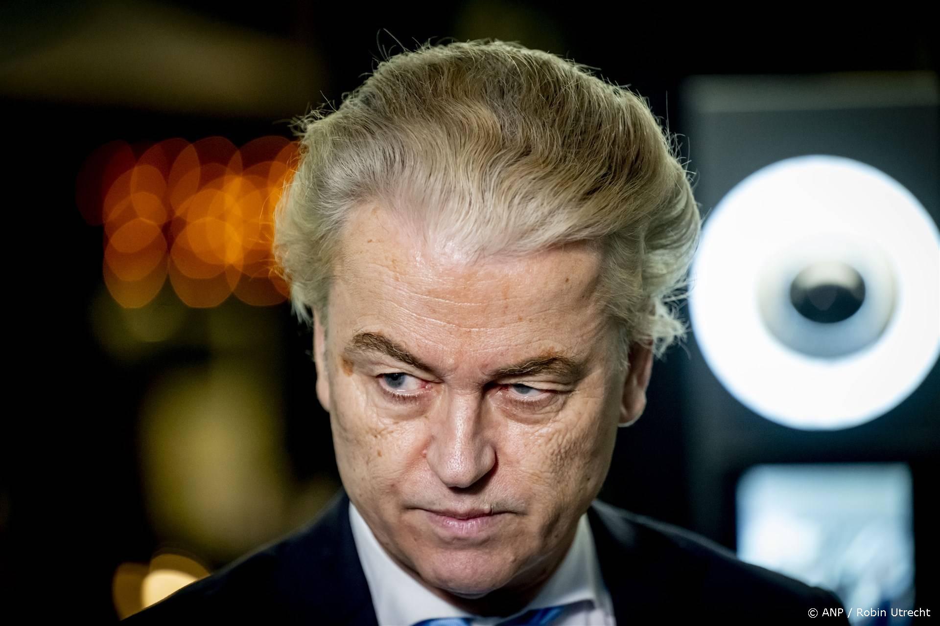 DEN HAAG - Geert Wilders (PVV) voor aanvang van de ontvangst door informateurs Elbert Dijkgraaf en Richard van Zwol voor de vervolggesprekken van de formerende partijen PVV, VVD, NSC en BBB. ANP ROBIN UTRECHT