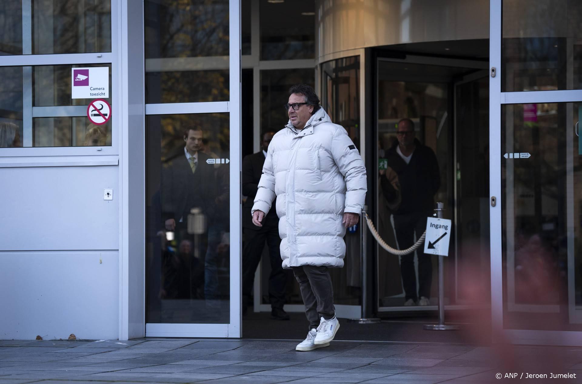 UTRECHT - Marco Borsato verlaat de rechtbank. De rechtbank Midden-Nederland deed uitspraak in een strafzaak tegen de zanger, die werd verdacht van ontucht met een 15-jarig meisje. Borsato werd vrijgesproken wegens onvoldoende wettig en overtuigend bewijs. ANP JEROEN JUMELET