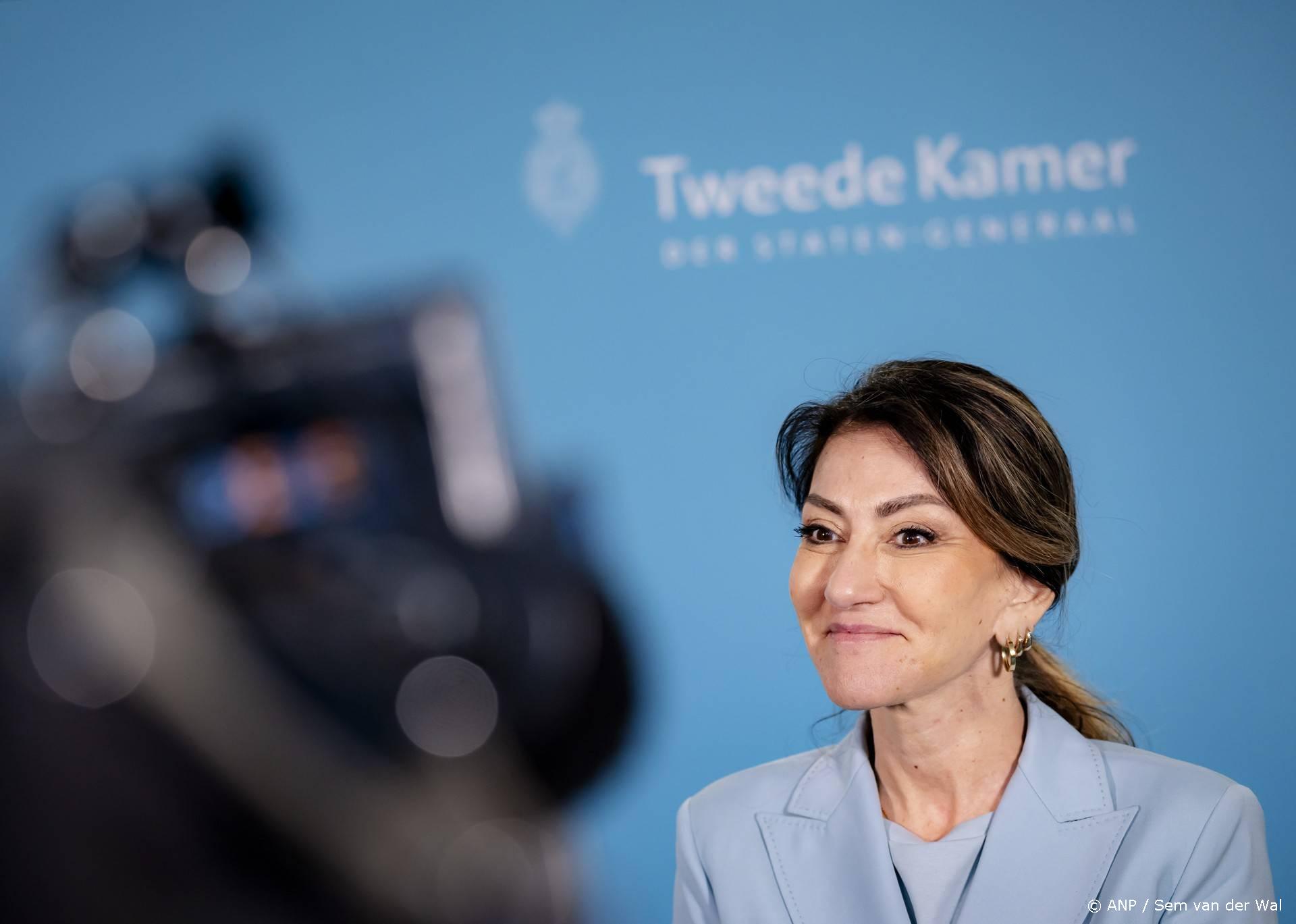 DEN HAAG - Fractievoorzitter Dilan Yesilgoz (VVD) staat de pers te woord na afloop van een gesprek met informateur Sybrand Buma over de ontstane situatie. Buma heeft aangegeven 