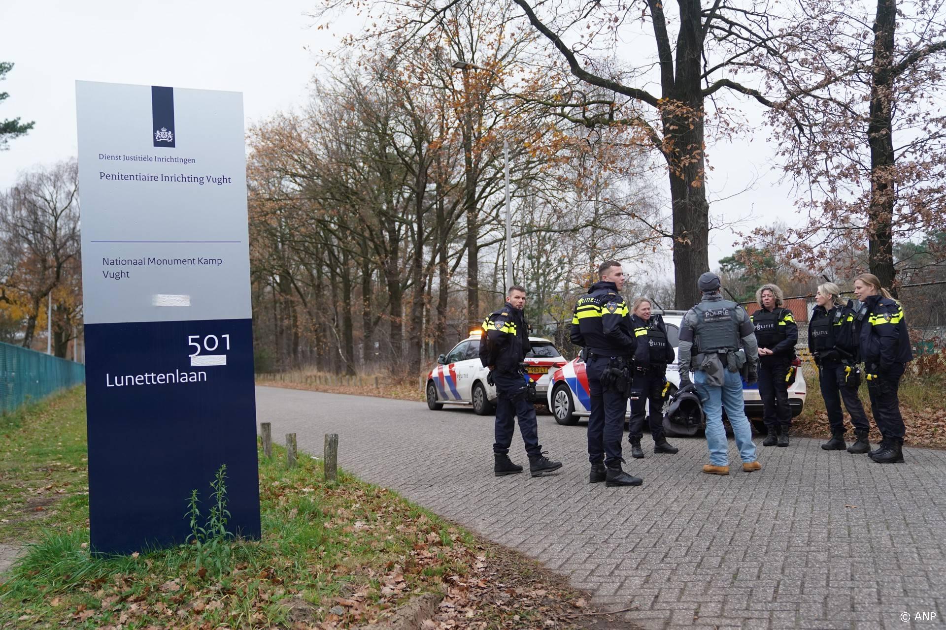 VUGHT - Bij de gevangenis in Vught is zijn veel agenten ingezet vanwege een incident dat binnen plaatsvond. ANP BART MEESTERS
