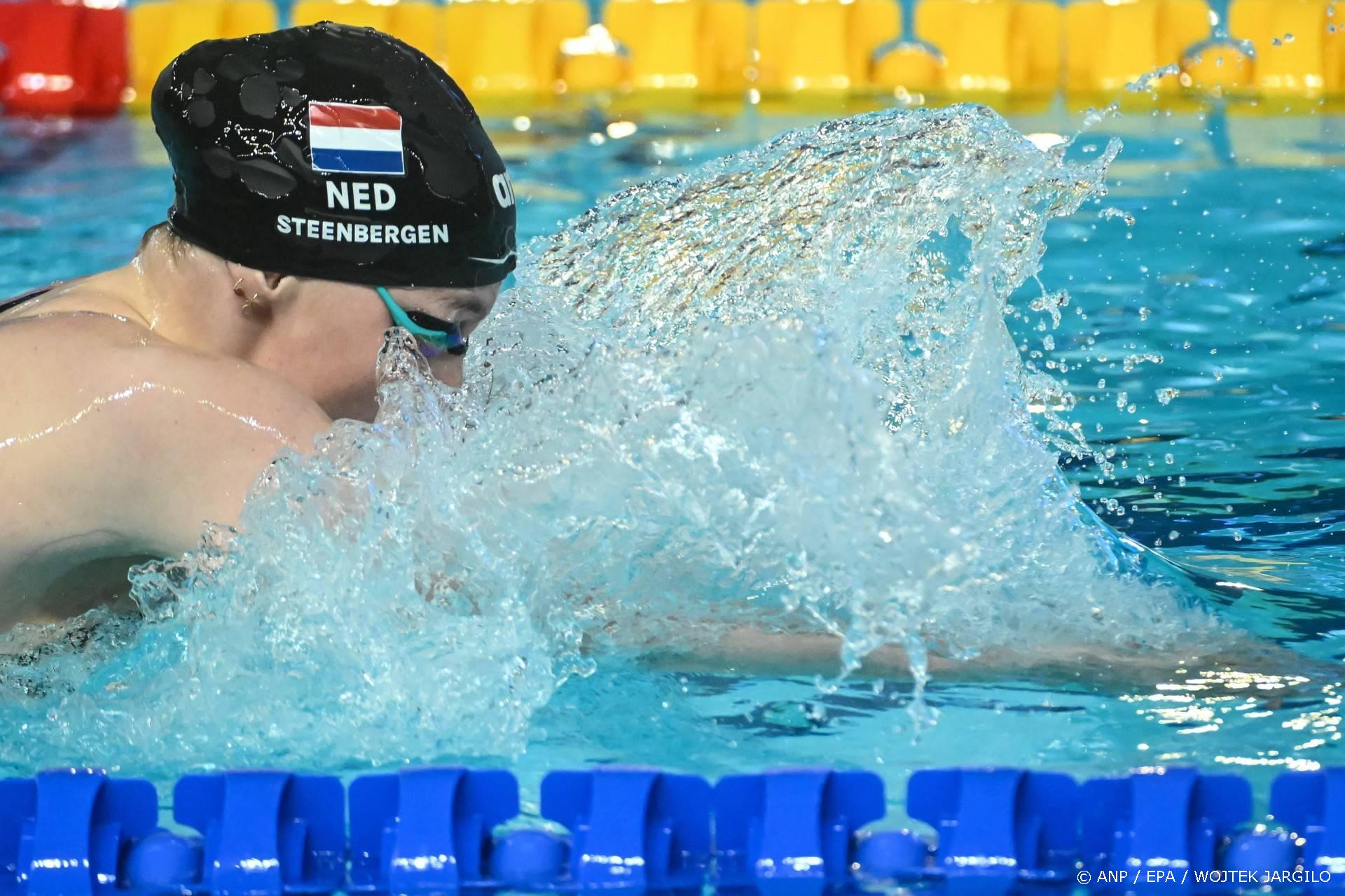 epa12575395 Marrit Steenbergen of Netherlands competes in the Women's 200m Individual Medley Final during the European Short Course Swimming Championships at the Aqua Lublin, in Lublin, 06 December 2025.  EPA/Wojtek Jargilo POLAND OUT