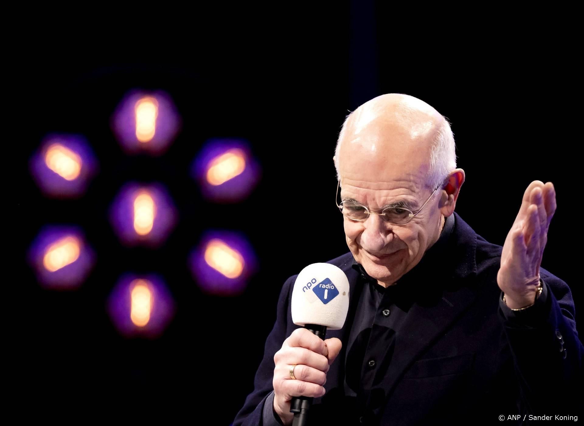 HILVERSUM - Frits Spits tijdens de laatste aflevering van zijn NPO Radio 1-programma De Taalstaat. Spits neemt afscheid nadat hij meer dan een halve eeuw op de Nederlandse radio te horen was. ANP SANDER KONING