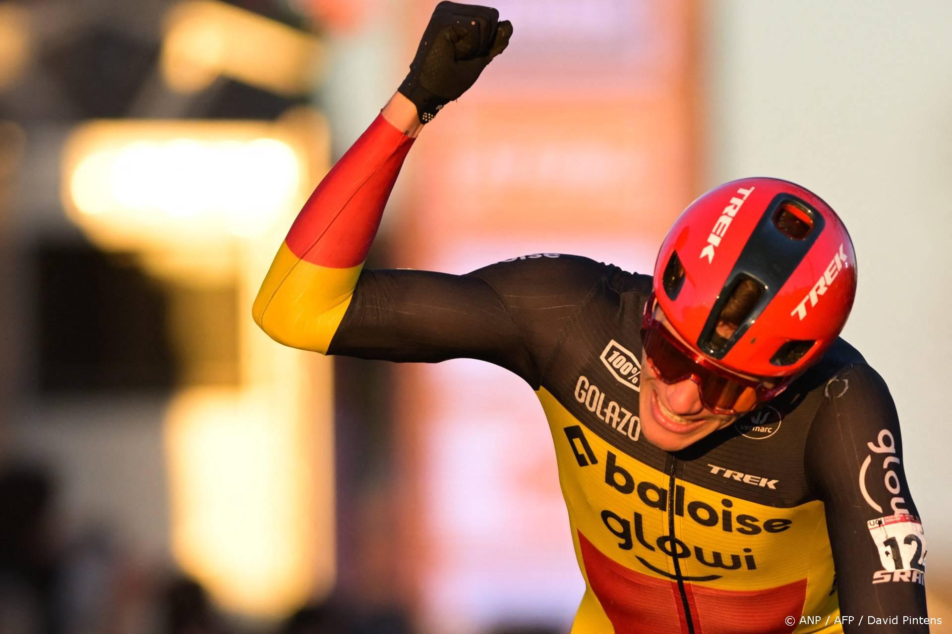 Baloise Glowi Lions Team's Belgian rider Thibau Nys celebrates as he crosses the finish line to win the men's elite race of the cyclo-cross World Cup, stage 8 out of 12 of the UCI World Cup competition, in Dendermonde on December 28, 2025.
DAVID PINTENS / BELGA / AFP