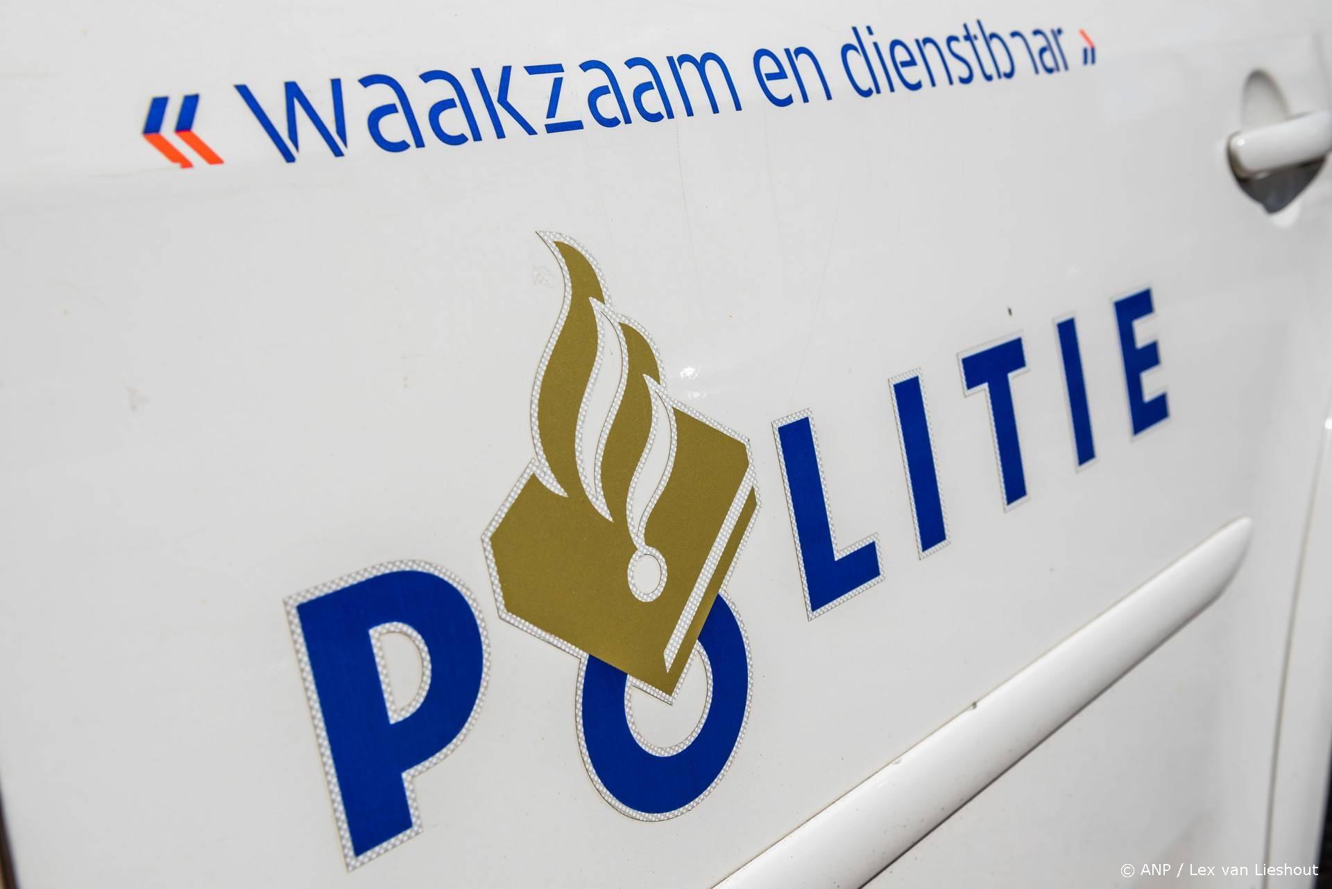 ROTTERDAM - Een detail van een politieauto. ANP LEX VAN LIESHOUT